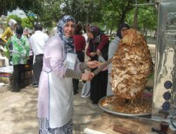 Erhun: Allah Resulü Adına Yapılan Her Şey Toplumda Karşılık Buluyor