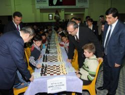 23 Nisan Coşkusu Şehitkamil’de Satranç Turnuvası İle Başladı