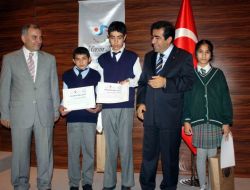 Köy Okulu Öğrencileri Soğan Kabuğundan Organik Boya Yaptı