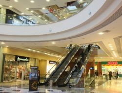 Rönesans, Sibirya'nın En Büyük Avm'sini Kurdu; Günde 70 Bin Kişi Ziyaret Ediyor