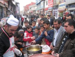 Ağrı'da Kadın Derneği 2 Bin Kişiye Kutlu Doğum Lokması Dağıttı