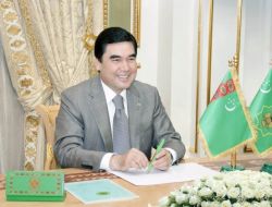 TÜRKMEN LİDER BERDİMUHAMEDOV