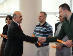 Bilgisayar Ve Televizyon, Ailede Birlikte Zaman Geçirme Sürelerini Azalttı