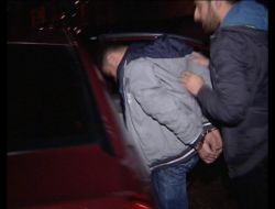 Polisten Hırsızlık Zanlılarına Suçüstü Baskın