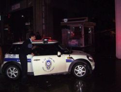 İstiklal Caddesi’nde Boynundan Bıçaklanan Genç Öldü