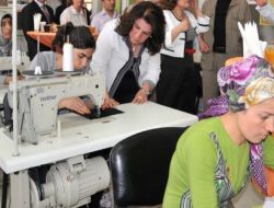 Singer Batman’da Bayanlara Dikiş Nakış Eğitimi Veriyor