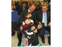 Vali Güner'in İkiz Çocukları İlgi Odağı Oldu