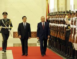 Özbek Lider Kerimov Çin’de