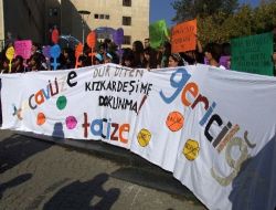 Üzmez'e Şemsiyeyle Vuran Kadınlar Yargılanıyor!