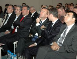 Akıllı Telefon Sayısı 3-4 Yıl İçinde Masa Üstü Ve Laptopu Geçecek