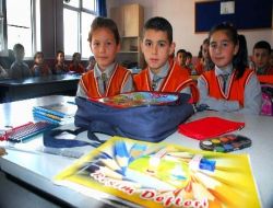 Kocaeli Büyükşehir Belediyesi, 20 Bin İlköğretim Öğrencisine Kırtasiye Yardımı Yapacak