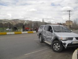 Gemerek'te Trafik Kazası: 3 Yaralı