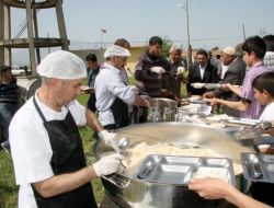Kazkeli Köyünde Kutlu Doğum Pilavı Dağıtıldı