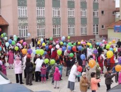 Kula'dan 5 Milyon Salavat-ı Şerîf Semaya Uçtu