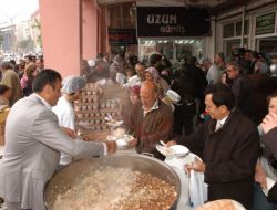 Babadağlılar İşhanı Esnafı, 6 Bin Kişiye Kutlu Doğum Yemeği Verdi