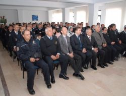 Polislere, ‘baş Polis’ Rütbeleri Törenle Takıldı