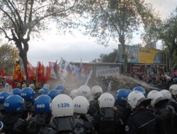 İzmir'de Ysk'nın Kararı Protesto Edildi