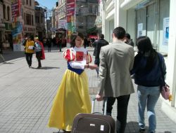 Greenpeace’li Gençlerden ‘masallı’ Nükleer Protestosu