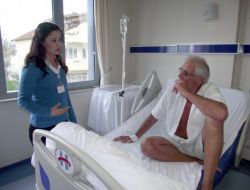 Fethiye’de İlk Kalp Pili İngiliz Hastaya Takıldı