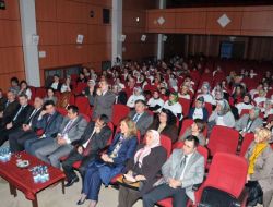 Köyde Üreten Kadın Şehire Göç Edince, İşgücü Piyasasına Giremiyor