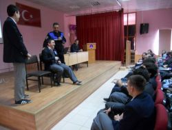 Toplum Destekli Polisten Lise Öğrencilerine Seminer