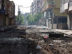 BİSMİL'DEKİ CENAZE TÖRENİ