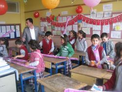 İşadamları Kutlu Doğum'da Çocukları Uçurtma İle Sevindirdi