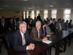 Dtp'li Batman İl Genel Meclis Üyeleri Oturma Eylemi Başlattı