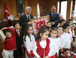 Minik Öğrencilerden Atilla Gülsar'a Ziyaret