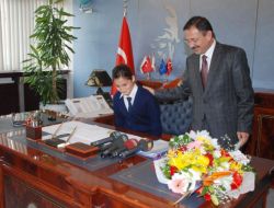 Belediye Başkanlığı Koltuğuna Küçük Duygu Oturdu