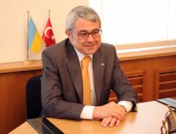 Büyükelçi Meriç, Koltuğunu Türk Okulu Öğrencilerine Bıraktı