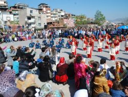 23 NİSAN STADLARA SIĞMADI..