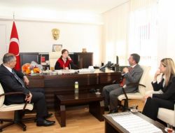 Küçük Kaymakam, Arkadaşı Belediye Başkanından Eğitime Daha Fazla Destek İstedi