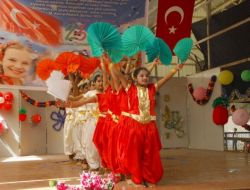 "Uluslararası" 23 Nisan Kutlaması