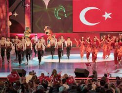 33. Uluslararası 23 Nisan Çocuk Şenliği Dünya Çocukları İle Tamamlandı