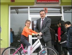 Minik Ressam, Yaptığı Resimle Türkiye Birincisi Oldu