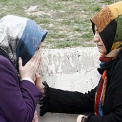 Ales'te Başörtüsü Gerginliği