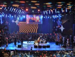 Atiye ve Yüksek Sadakat İle 23 Nisan Coşkusu