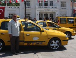 Antalya’da ‘sarı Protesto’