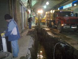 Tarihi Çarşıdaki Altyapı Çalışmaları, Ticaretin Aksamaması İçin Gece Yapılıyor