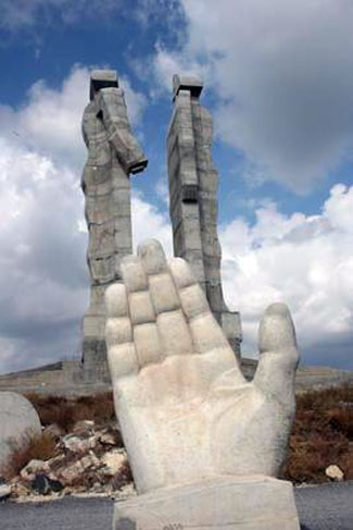 "İnsanlık Anıtı"18 Parçaya Bölünecek