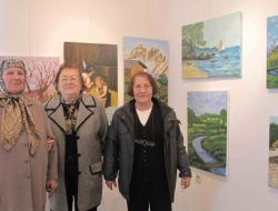 75 Yaşında Resim Sergisi Açtı