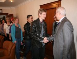 Amerikalı Öğrencilerden Vali Barut’a Ziyaret