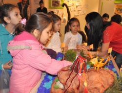 Dinazor Sergisini Gezen Minikler Eğlenerek Öğrendi