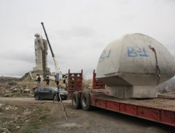 İnsanlık Anıtı'nın Başkısmı Belediye Garajında