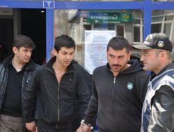 Polise Taşlı Saldırıda Bulunan Zanlılar, Adliyeye Sevk Edildi