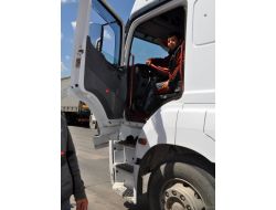 Suriye’de Türk Tırlarına Kurşun Yağdı