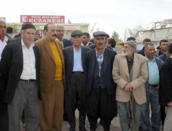 Kocaköy'de Vatandaşlar Kaymakama Destek İçin Yürüdü