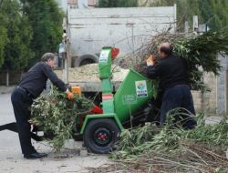 Tuzla Belediyesi'nden Ağaç Dalı Öğütme Ve Parçalama Makinesi