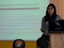 Polis Eşlerine Güvenli İnternet Ve Bilgisayar Kullanımı Semineri Verildi